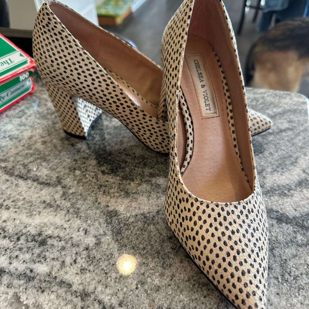 Chelsea & Violet Black and Cream Heels